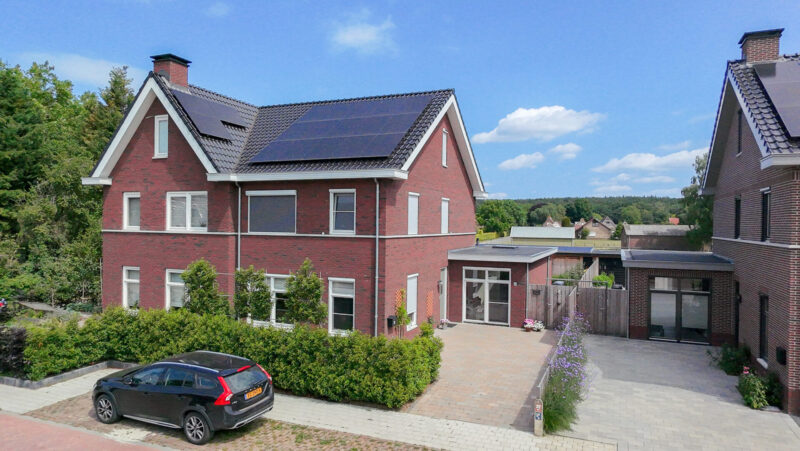 Twee-onder-een-kapwoning - Elst